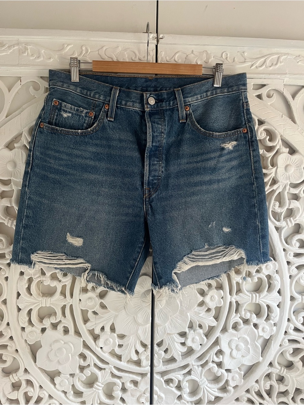 Levi’s 501 Original Distressed Denim Shorts Button Fly Raw Hem W32